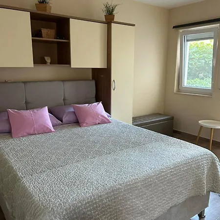 Lea Apartment Krk Town